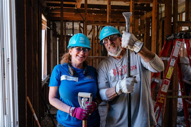 Ford employees volunteering with Team Rubicon.